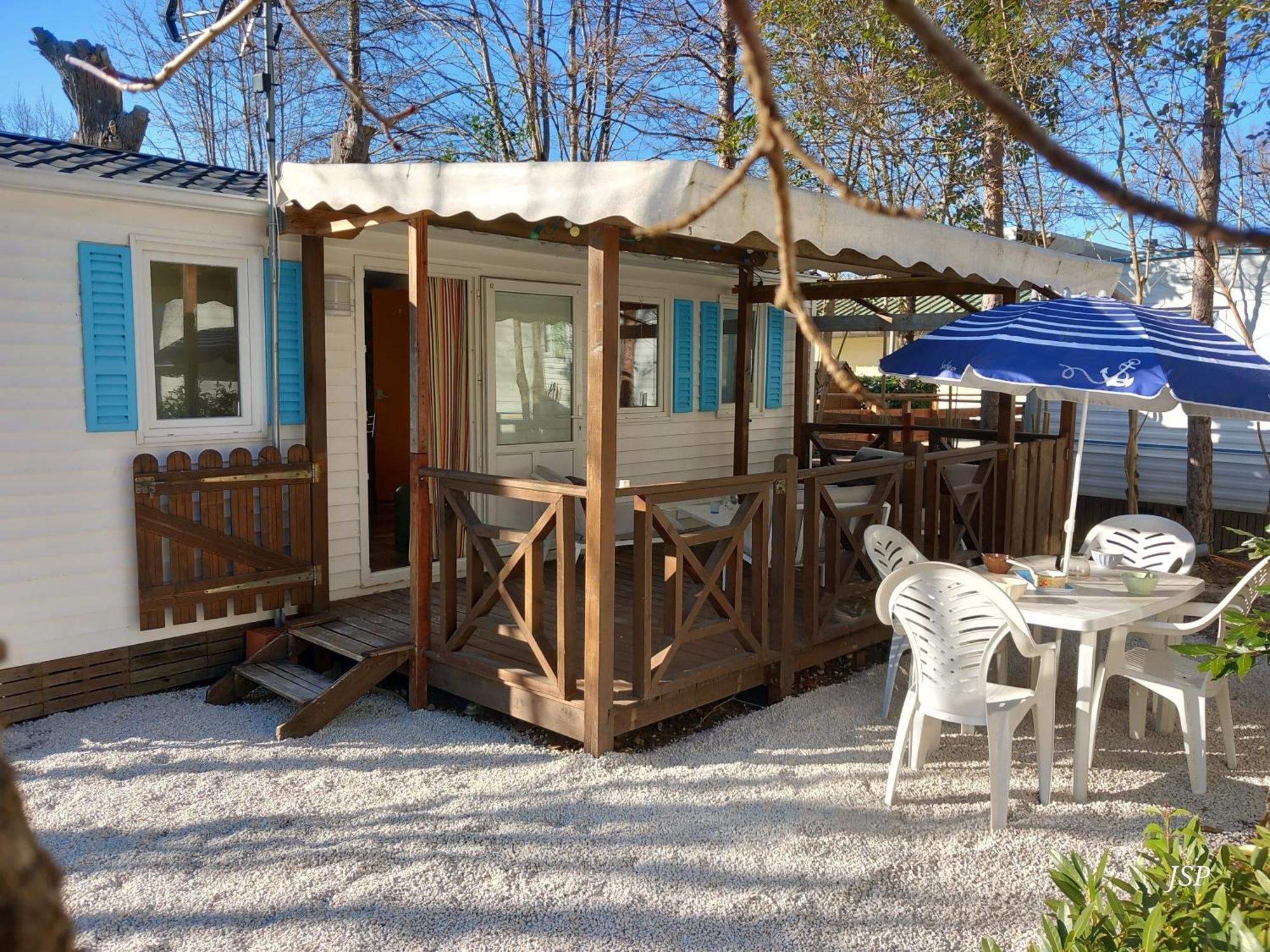 Mobilhome Les Volets Bleus Vaudreuille Exterior photo